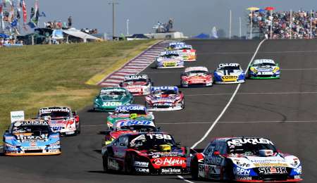 El seguimiento de la carrera de TC al estilo de Carburando