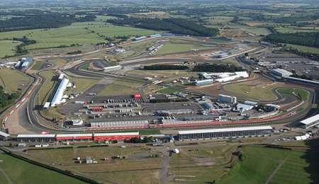 ROSBERG ARRANCÓ PRIMERO EN SILVERSTONE