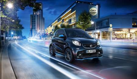 Daimler vendió el 50% de Smart a Geely