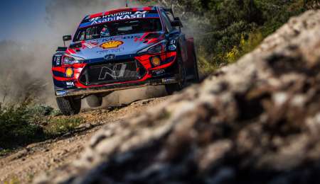 Dani Sordo sigue a pie firme en el Rally de Cerdeña