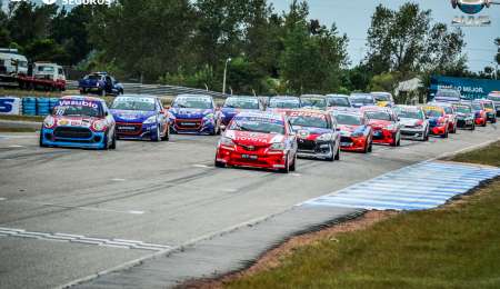 Fernando Etchegorry con Toyota ganó en Superturismo 