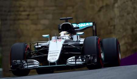 Hamilton a paso firme