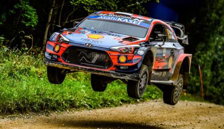 Tänak cerró la primera parte del sábado como líder en Estonia