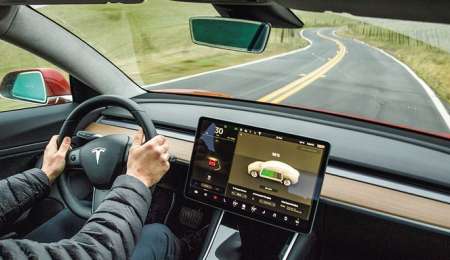 Tesla tendrá Netflix y Youtube en sus próximos modelos