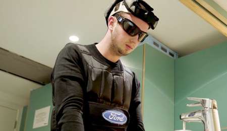 Un  “traje de sueño” simula los efectos de conducir cansado