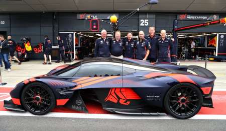 Aston Martin presentó en Silverstone el superdeportivo Valkyrie