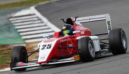 Varrone clasificó en la Fórmula 3 británica