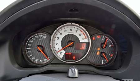 ¿El velocímetro marca una velocidad superior a la real?