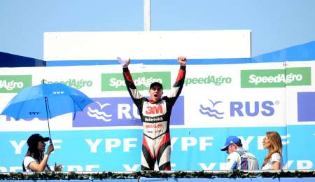 Ford va en búsqueda del título y de un referente 