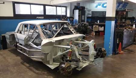 Avanza el armado de la réplica del Ford de Falaschi