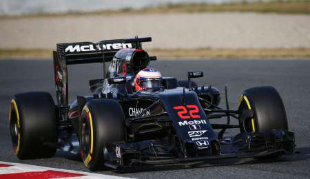 Button lidera los ensayos libres en España