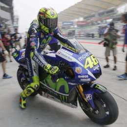 Rossi adelante de Lorenzo