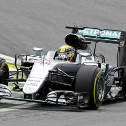 Hamilton con la pole