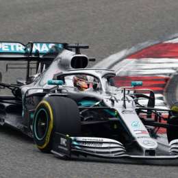 Multaron a Mercedes en Singapur