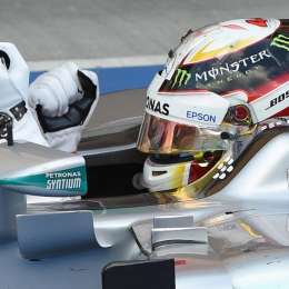 Triunfo y media corona para Hamilton