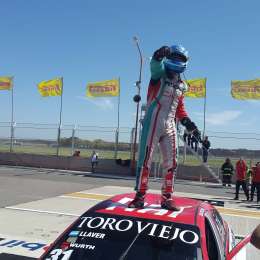 Llaver por la tercera victoria