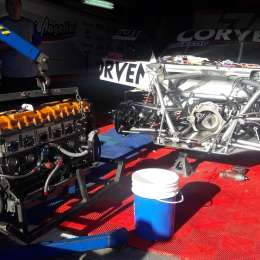 Angelini rompió el motor y se le complicó la carrera