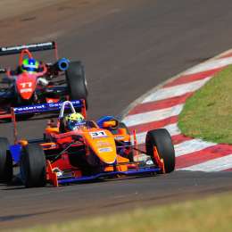 Dapero larga tercero en Brasil