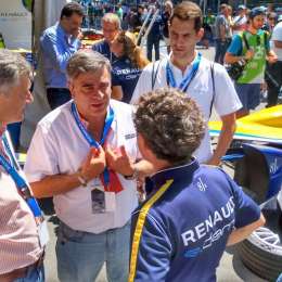 Prost siguió el dakar de Spataro