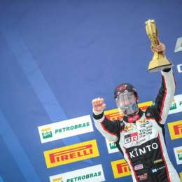 Rossi completa la primera temporada en Stock Car y espera ayudar a Barrichello a ganar el título