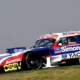 Tres Ford adelante en el primer entrenamiento
