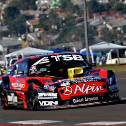 Urcera se quedó con la primera serie en Posadas