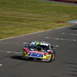 Victoria y punta del campeonato para Valentín Aguirre