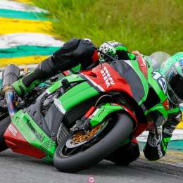 EL AUSTRALIANO ANTHONY WEST LE DIO EL TRIUNFO A KAWASAKI EN EL SUPERBIKE BRASIL 
