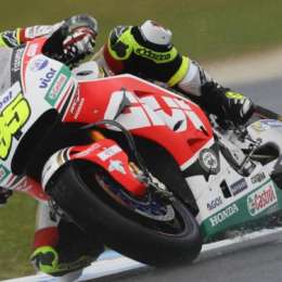 Crutchlow dominó bajo la lluvia