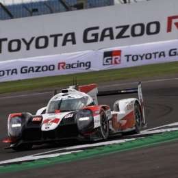 Triunfo de "Pechito" López en Silverstone