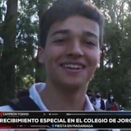 Recibimiento especial a Jorge Barrio en su colegio