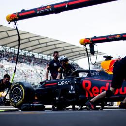 Verstappen destronó a los Mercedes