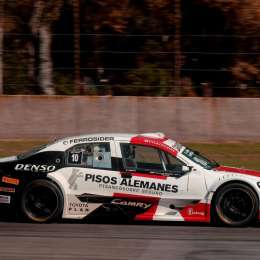 Azar se quedó con el primer ensayo no oficial