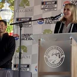 Nascar: Larson recibido como héroe