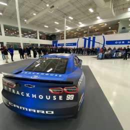 Pitbull presentó su equipo de Nascar