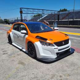 Bessone probó el Peugeot 308 TCR