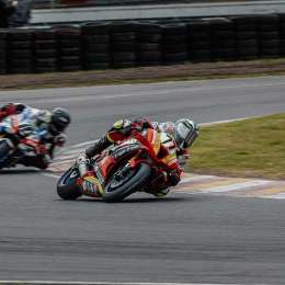 Tres para una corona