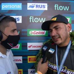 "Por mis viejos que están en el cielo"