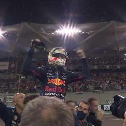 ¡Max Verstappen campeón!