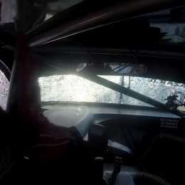 Gritos y mucha espuma, los festejos de Azar