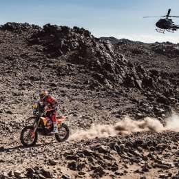 Sanción para Price, Petrucci dueño de la etapa y Kevin Benavides 8°