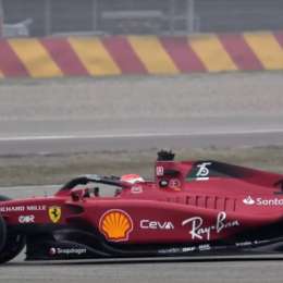 El Ferrari F1-75 ya en pista