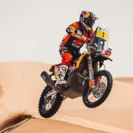 Kevin Benavídes lidera en Abu Dhabi