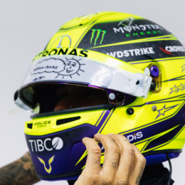 El nuevo casco de Hamilton
