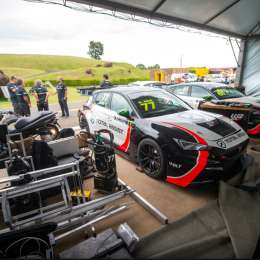 Reis dominó el segundo entrenamiento