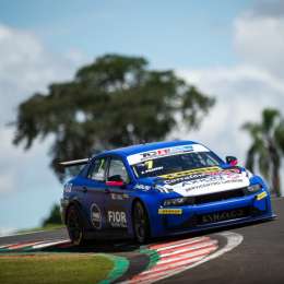 Pezzini ganó en una alocada carrera