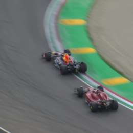La maniobra de Verstappen a Leclerc