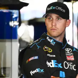 Piloto sancionado por un twitter