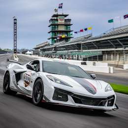 Sarah Fischer con al AS en Indy 500