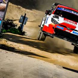Evans vuelve a liderar en Portugal